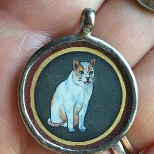 VINTAGE HAND PAINTED STERLING SILVER CAT PENDANT